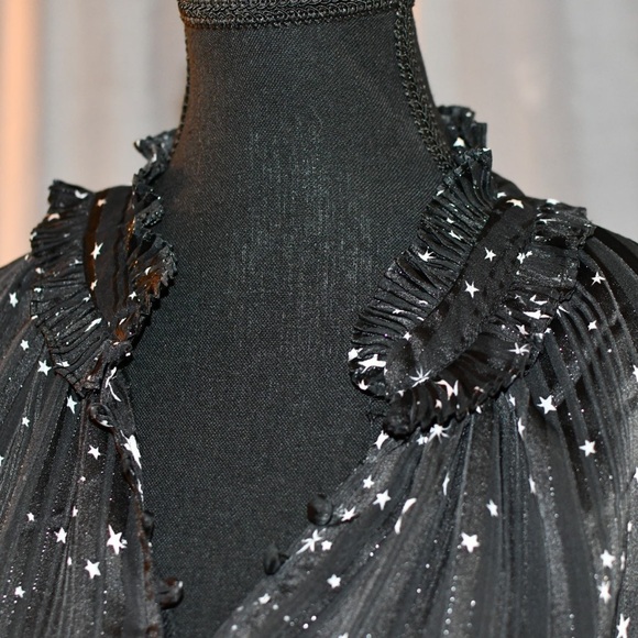 Violet and Claire Sheer Sparkle Star Blouse Size M NWT - Picture 3 of 12